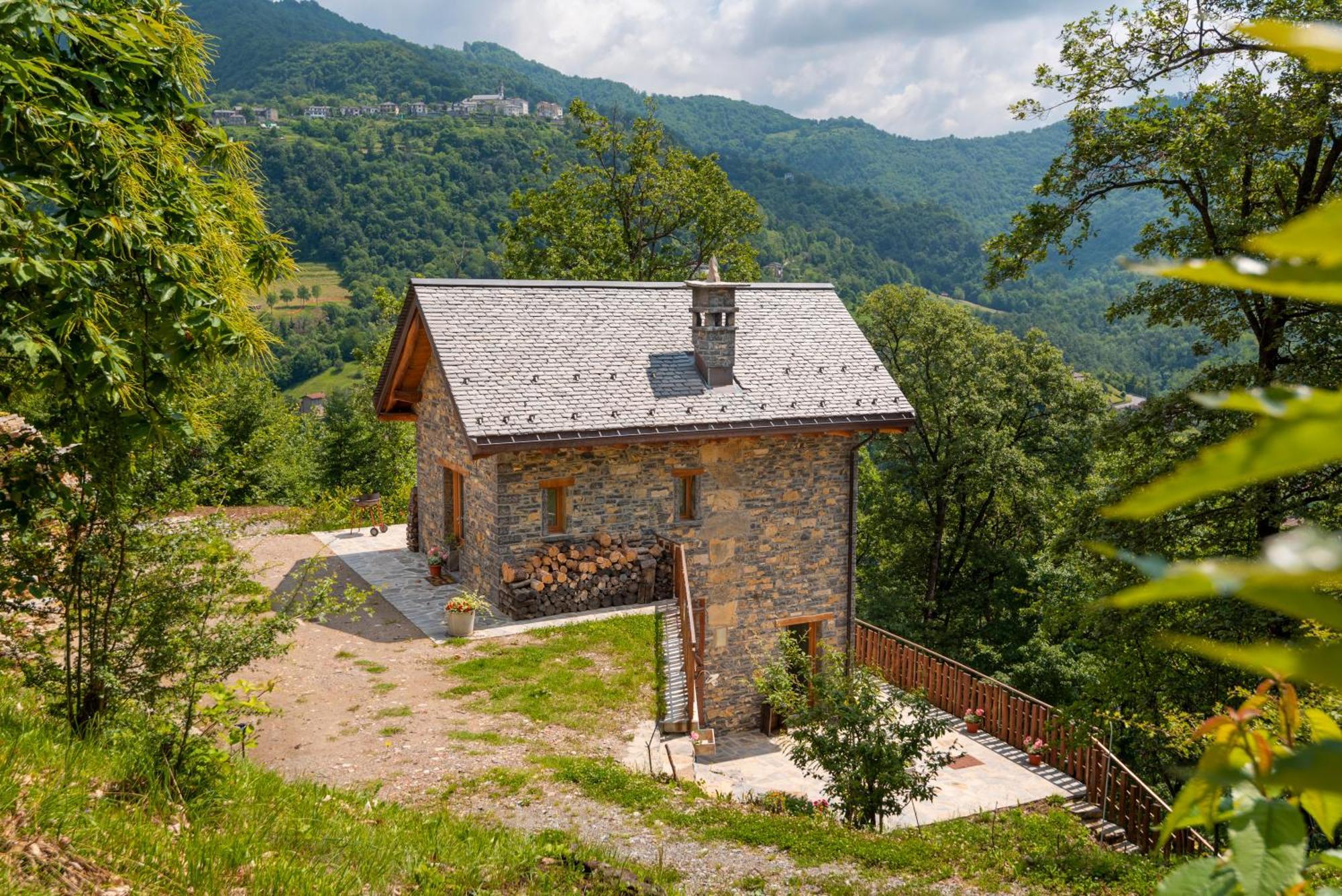 La Torre Del Manghen: Agri-Alloggio Indipendente Rota d'Imagna Dış mekan fotoğraf